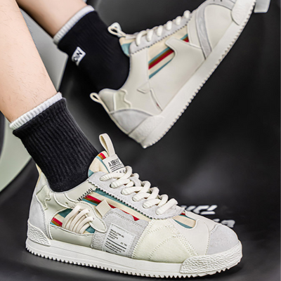 LION | RETRO TRAMPKI