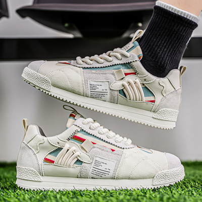 LION | RETRO TRAMPKI