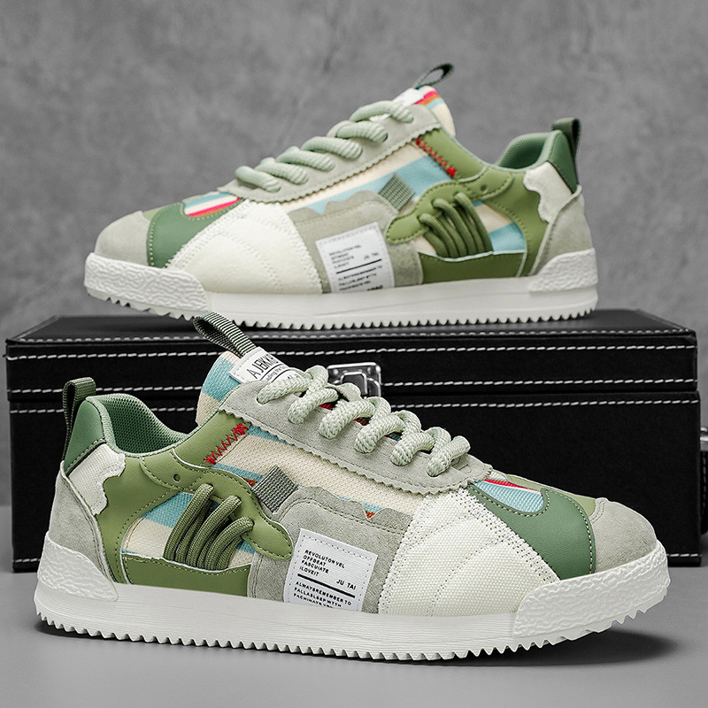 LION | RETRO TRAMPKI